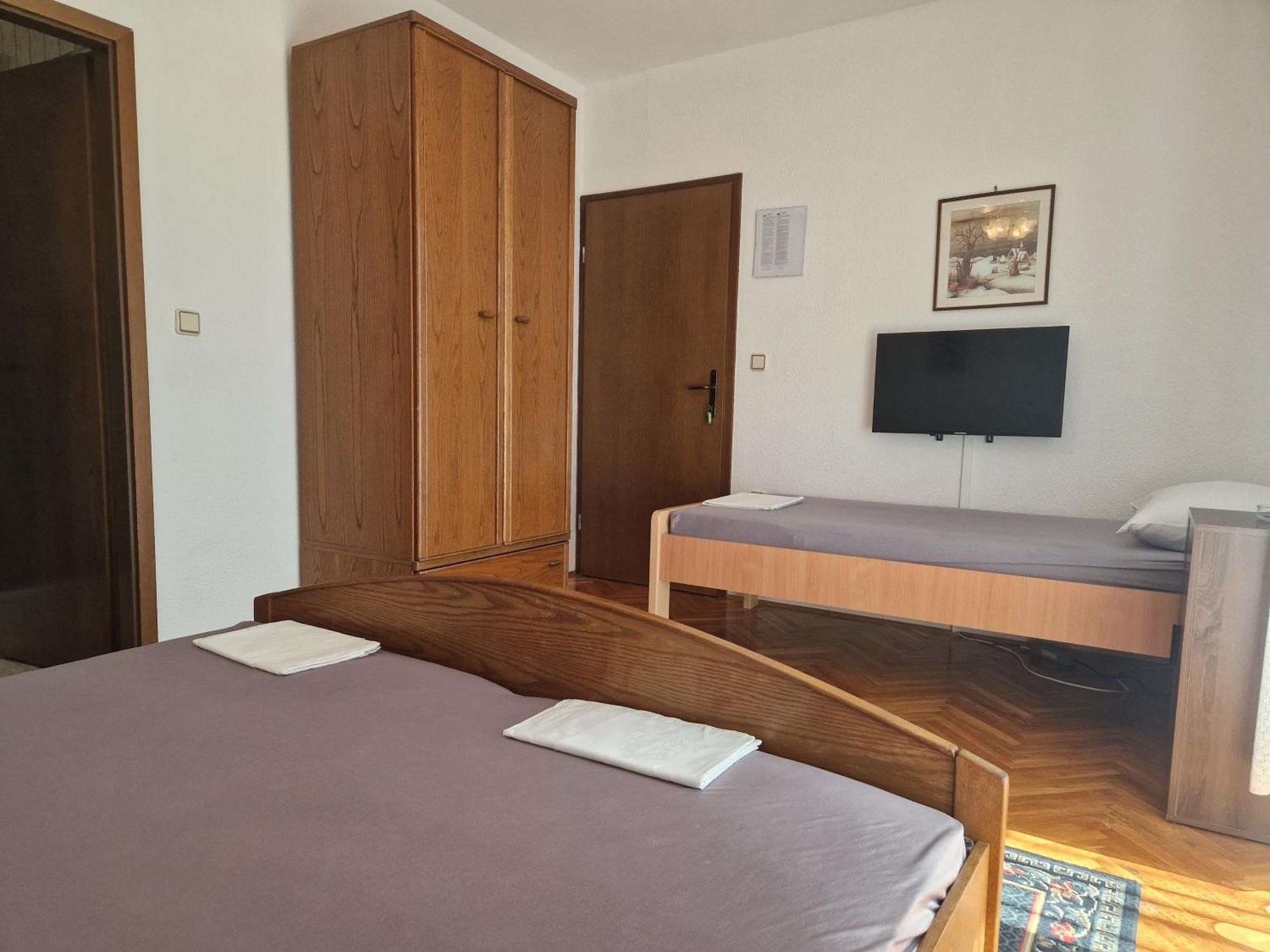 Apartments Vuksan 라브 객실 사진