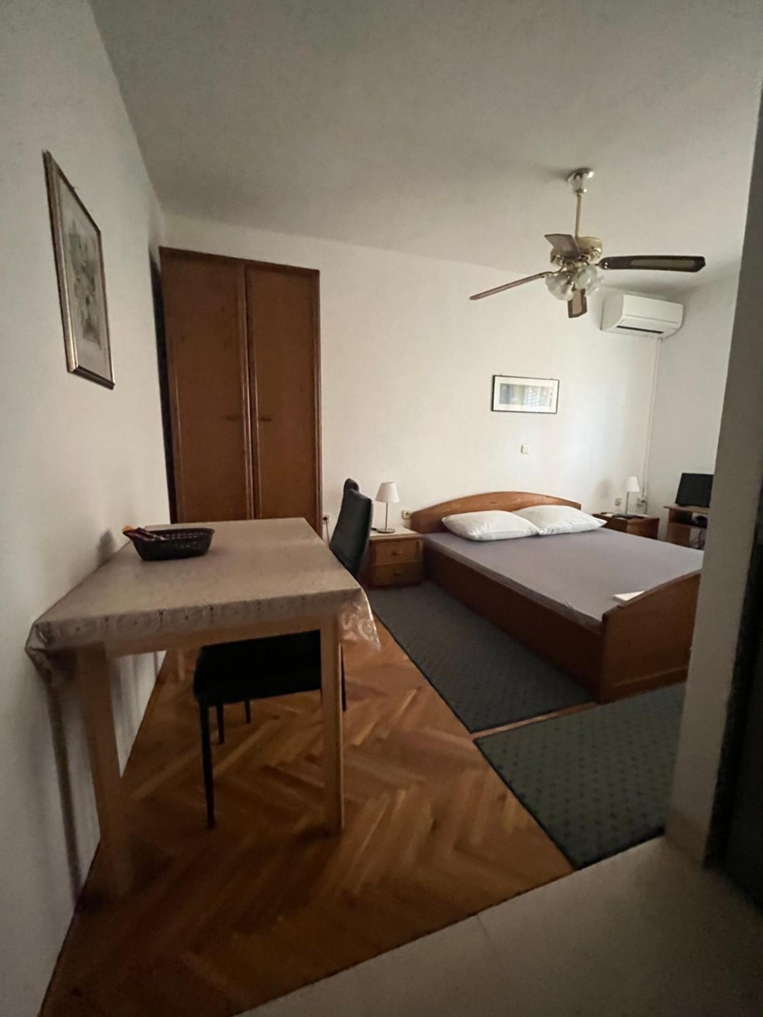 Apartments Vuksan 라브 외부 사진